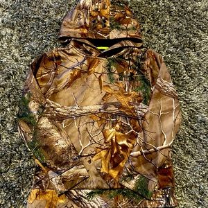 Under Armour Hoodie, Boys size Small